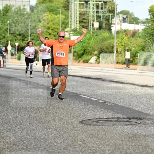 06.09.2026 - CURREX Alsterlauf Dr. Thomas Lammeyer http://msf.ph/oto/10140696 06.09.2026 10:08:49 Laufen 2285, 139, 343, 2678 meine-sportfotos.de