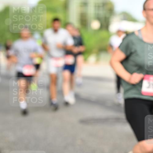 06.09.2026 - CURREX Alsterlauf Dr. Thomas Lammeyer http://msf.ph/oto/10140833 06.09.2026 10:09:05 Laufen 3901 meine-sportfotos.de