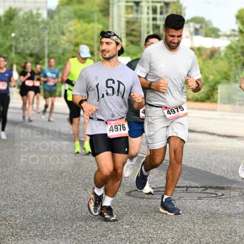 06.09.2026 - CURREX Alsterlauf Dr. Thomas Lammeyer http://msf.ph/oto/10140843 06.09.2026 10:09:06 Laufen 4976, 4975, 3891, 035 meine-sportfotos.de