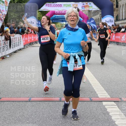 06.09.2026 - CURREX Alsterlauf Strokosch-Dieckow http://msf.ph/oto/10140852 06.09.2026 10:18:19 Ziel 2026, 2208, 2209, 2262, 2381, 3083, 3682, 3683, 4186, 4391, 4479, 4632, 4644, 5050, 5572, 6339, 8290 meine-sportfotos.de
