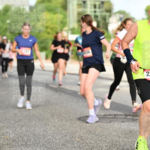 06.09.2026 - CURREX Alsterlauf Dr. Thomas Lammeyer http://msf.ph/oto/10140880 06.09.2026 10:09:10 Laufen 036, 2178 meine-sportfotos.de