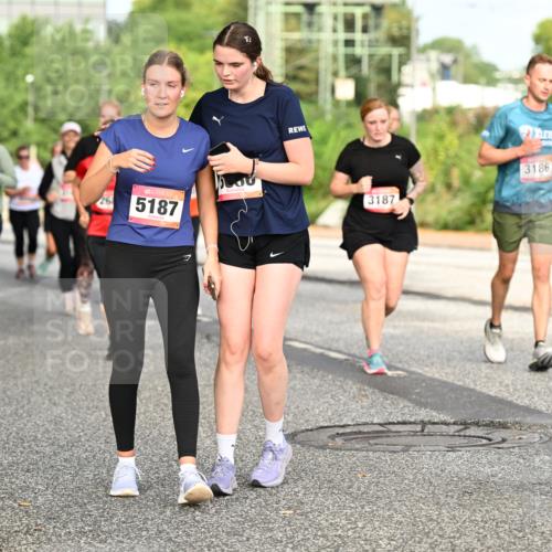 06.09.2026 - CURREX Alsterlauf Dr. Thomas Lammeyer http://msf.ph/oto/10140900 06.09.2026 10:09:13 Laufen 6287, 5187, 3186, 3187 meine-sportfotos.de
