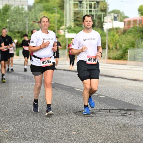 06.09.2026 - CURREX Alsterlauf Dr. Thomas Lammeyer http://msf.ph/oto/10141146 06.09.2026 10:09:41 Laufen 4595, 4596 meine-sportfotos.de