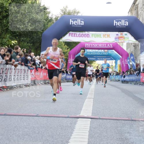 06.09.2026 - CURREX Alsterlauf Yannick Fuchs http://msf.ph/oto/10141213 06.09.2026 09:46:36 Ziel 2563, 2683, 2752, 3182, 4663, 4877, 5430, 5544, 6109 meine-sportfotos.de
