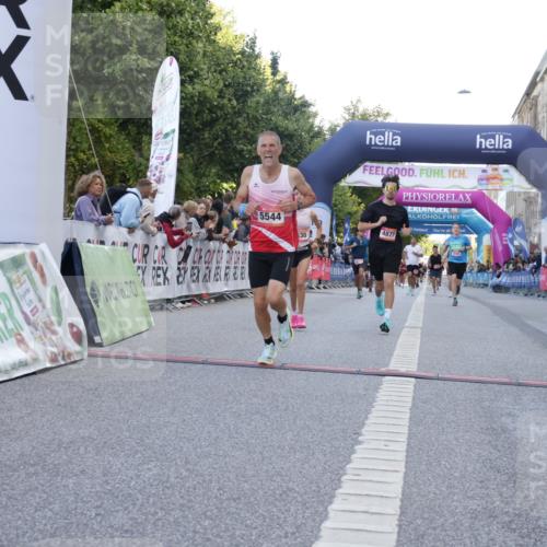 06.09.2026 - CURREX Alsterlauf Yannick Fuchs http://msf.ph/oto/10141272 06.09.2026 09:46:38 Ziel 2556, 2563, 2683, 2752, 4663, 4877, 5430, 5544, 6109 meine-sportfotos.de