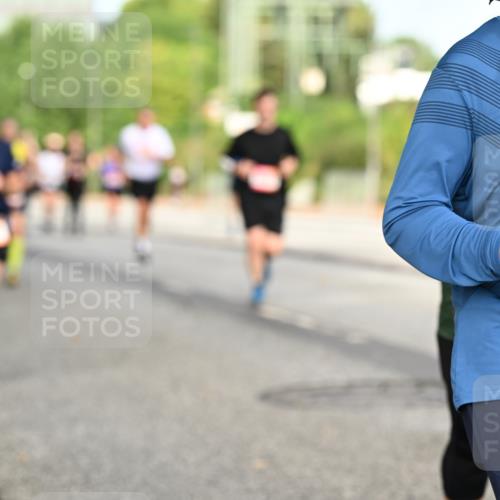 06.09.2026 - CURREX Alsterlauf Dr. Thomas Lammeyer http://msf.ph/oto/10141292 06.09.2026 10:09:59 Laufen 351 meine-sportfotos.de
