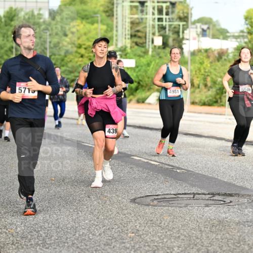 06.09.2026 - CURREX Alsterlauf Dr. Thomas Lammeyer http://msf.ph/oto/10141369 06.09.2026 10:10:08 Laufen 5715, 439, 5506, 4981, 3992 meine-sportfotos.de