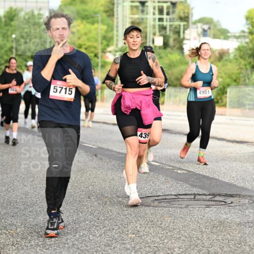 06.09.2026 - CURREX Alsterlauf Dr. Thomas Lammeyer http://msf.ph/oto/10141376 06.09.2026 10:10:09 Laufen 5715, 439, 4981, 5506, 3992 meine-sportfotos.de