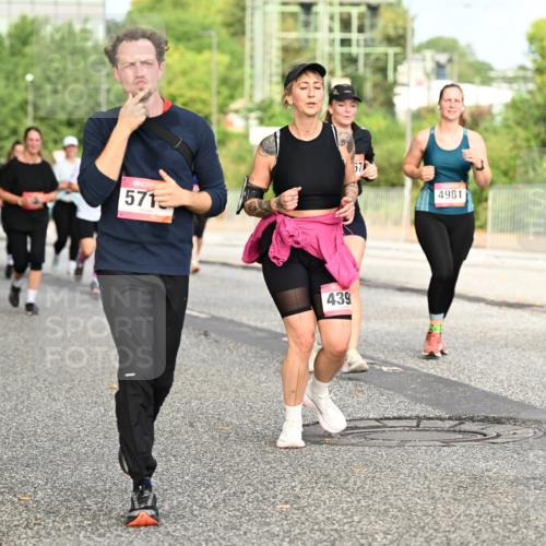 06.09.2026 - CURREX Alsterlauf Dr. Thomas Lammeyer http://msf.ph/oto/10141377 06.09.2026 10:10:09 Laufen 571, 67, 439, 4981, 5506, 399 meine-sportfotos.de