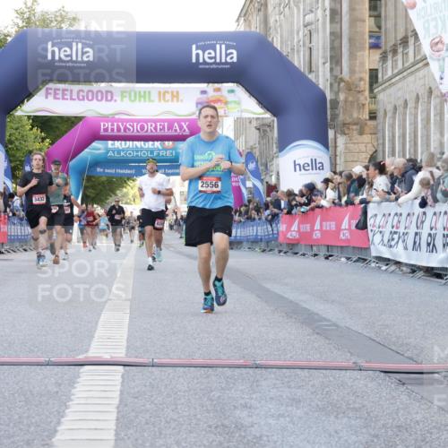 06.09.2026 - CURREX Alsterlauf Yannick Fuchs http://msf.ph/oto/10141460 06.09.2026 09:46:41 Ziel 2556, 3432, 3617, 4663, 4716, 4877, 5430, 5544 meine-sportfotos.de