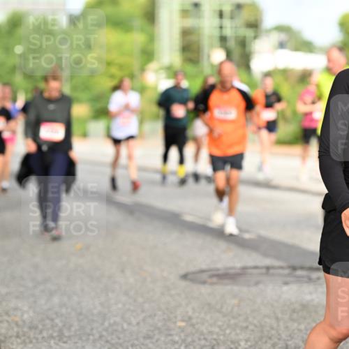 06.09.2026 - CURREX Alsterlauf Dr. Thomas Lammeyer http://msf.ph/oto/10141479 06.09.2026 10:10:21 Laufen 6015 meine-sportfotos.de
