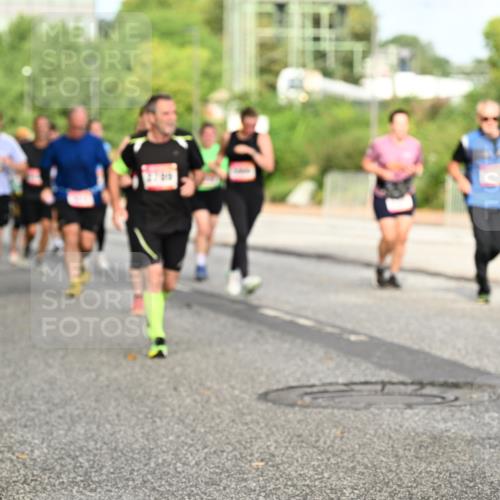 06.09.2026 - CURREX Alsterlauf Dr. Thomas Lammeyer http://msf.ph/oto/10141648 06.09.2026 10:10:41 Laufen 2705 meine-sportfotos.de