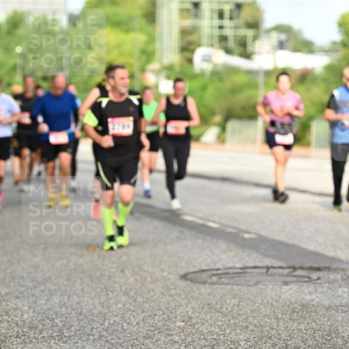 06.09.2026 - CURREX Alsterlauf Dr. Thomas Lammeyer http://msf.ph/oto/10141649 06.09.2026 10:10:41 Laufen  meine-sportfotos.de