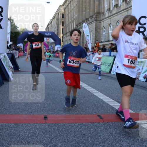 06.09.2026 - CURREX Alsterlauf Strokosch-Dieckow http://msf.ph/oto/10141884 06.09.2026 10:54:33 Ziel 162, 240, 267, 297, 304, 318, 326, 329, 333, 343, 351, 361, 367, 387, 456, 8343 meine-sportfotos.de