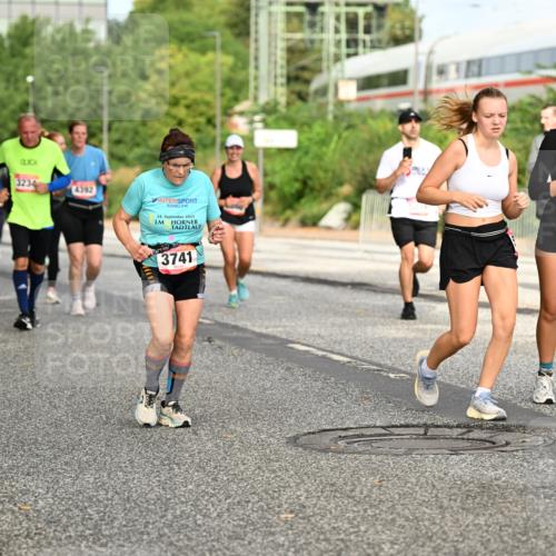 06.09.2026 - CURREX Alsterlauf Dr. Thomas Lammeyer http://msf.ph/oto/10141897 06.09.2026 10:11:07 Laufen 3234, 4392, 5457, 24, 2023, 3741, 5081 meine-sportfotos.de