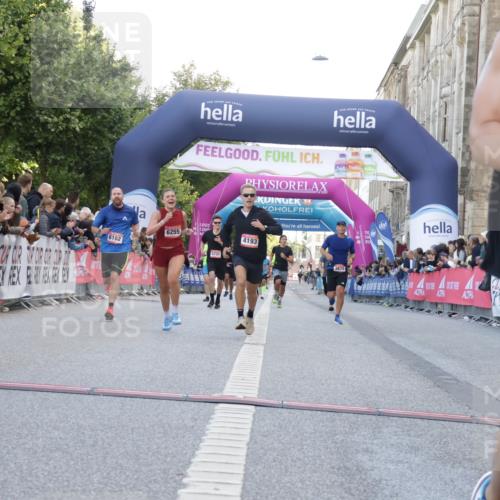 06.09.2026 - CURREX Alsterlauf Yannick Fuchs http://msf.ph/oto/10141917 06.09.2026 09:46:50 Ziel 2556, 3432, 3617, 3678, 4716, 4890, 5198, 6162, 6255, 8092, 8249 meine-sportfotos.de
