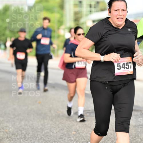 06.09.2026 - CURREX Alsterlauf Dr. Thomas Lammeyer http://msf.ph/oto/10141960 06.09.2026 10:11:13 Laufen 5457, 3234 meine-sportfotos.de