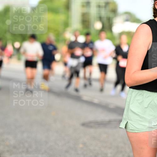 06.09.2026 - CURREX Alsterlauf Dr. Thomas Lammeyer http://msf.ph/oto/10142181 06.09.2026 10:11:35 Laufen 3508 meine-sportfotos.de
