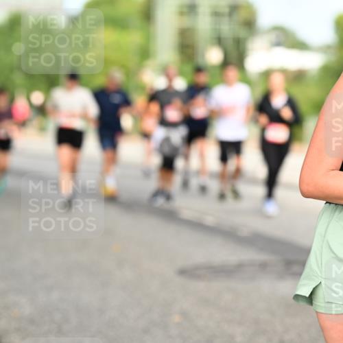 06.09.2026 - CURREX Alsterlauf Dr. Thomas Lammeyer http://msf.ph/oto/10142182 06.09.2026 10:11:36 Laufen  meine-sportfotos.de