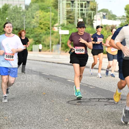 06.09.2026 - CURREX Alsterlauf Dr. Thomas Lammeyer http://msf.ph/oto/10142224 06.09.2026 10:11:40 Laufen 5859, 4455, 4069, 405, 2408 meine-sportfotos.de