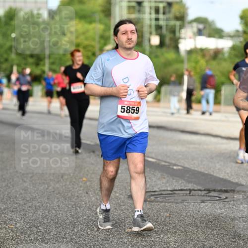 06.09.2026 - CURREX Alsterlauf Dr. Thomas Lammeyer http://msf.ph/oto/10142241 06.09.2026 10:11:42 Laufen 5859, 4455 meine-sportfotos.de