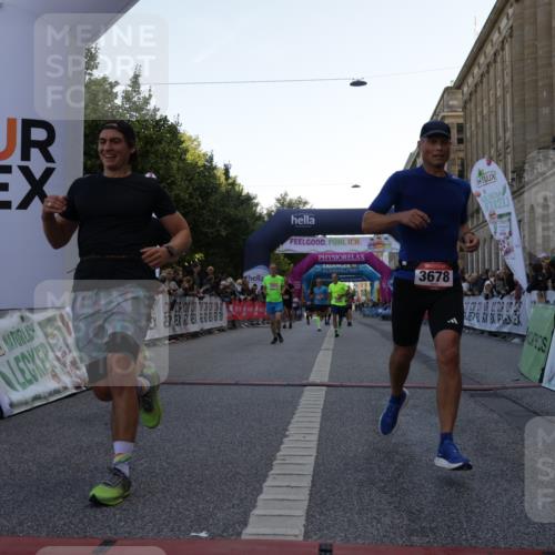 06.09.2026 - CURREX Alsterlauf Yannick Fuchs http://msf.ph/oto/10142250 06.09.2026 09:46:55 Ziel 2072, 3678, 4311, 4460, 5198, 5731, 6162, 6255, 8092 meine-sportfotos.de