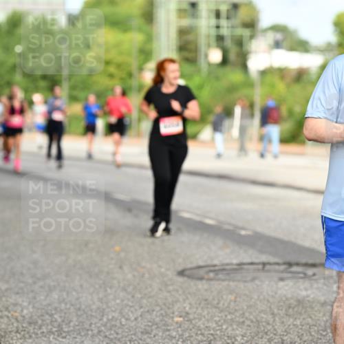 06.09.2026 - CURREX Alsterlauf Dr. Thomas Lammeyer http://msf.ph/oto/10142256 06.09.2026 10:11:43 Laufen 5859 meine-sportfotos.de