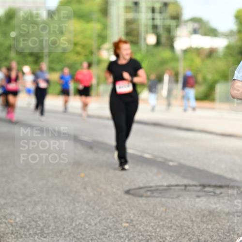06.09.2026 - CURREX Alsterlauf Dr. Thomas Lammeyer http://msf.ph/oto/10142257 06.09.2026 10:11:43 Laufen 58 meine-sportfotos.de