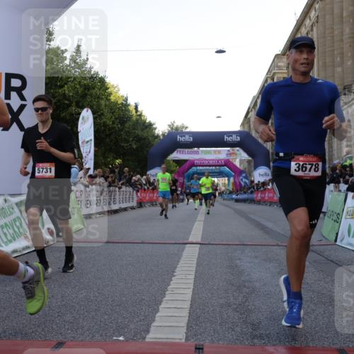 06.09.2026 - CURREX Alsterlauf Yannick Fuchs http://msf.ph/oto/10142300 06.09.2026 09:46:56 Ziel 2072, 3678, 4311, 4460, 5198, 5705, 5731, 6162, 6255 meine-sportfotos.de