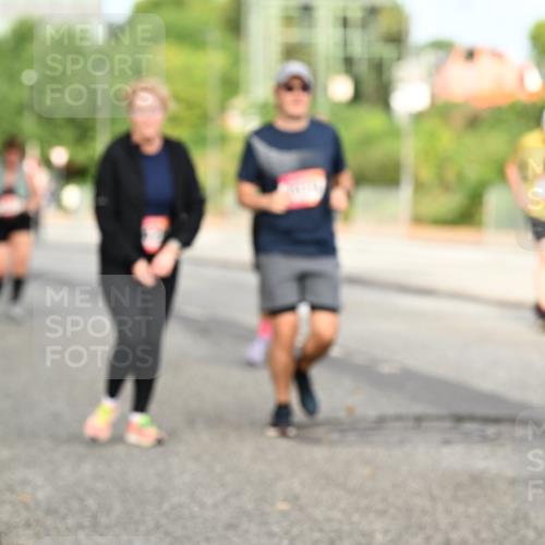 06.09.2026 - CURREX Alsterlauf Dr. Thomas Lammeyer http://msf.ph/oto/10142429 06.09.2026 10:12:01 Laufen  meine-sportfotos.de