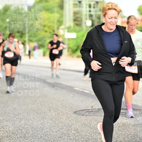 06.09.2026 - CURREX Alsterlauf Dr. Thomas Lammeyer http://msf.ph/oto/10142444 06.09.2026 10:12:03 Laufen 5787 meine-sportfotos.de