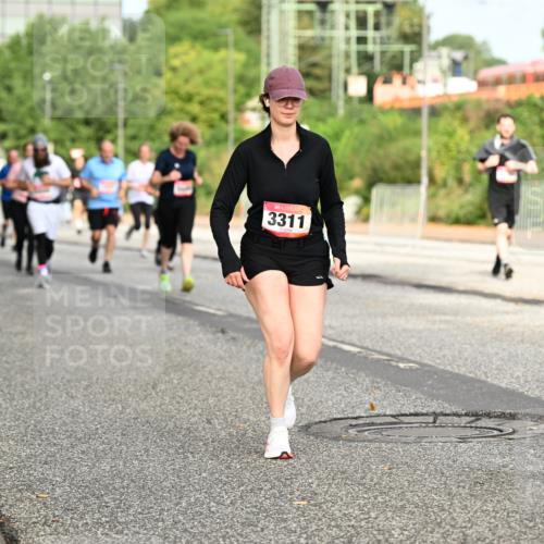 06.09.2026 - CURREX Alsterlauf Dr. Thomas Lammeyer http://msf.ph/oto/10142497 06.09.2026 10:12:08 Laufen 3311 meine-sportfotos.de