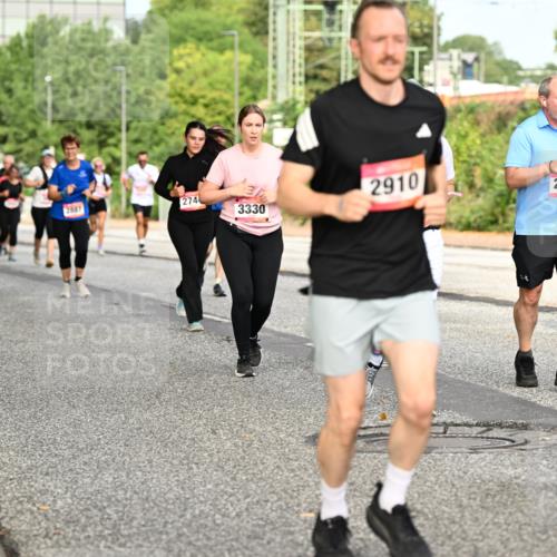 06.09.2026 - CURREX Alsterlauf Dr. Thomas Lammeyer http://msf.ph/oto/10142565 06.09.2026 10:12:15 Laufen 2887, 274, 2910, 2810, 2431, 3330, 243 meine-sportfotos.de