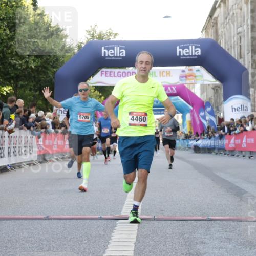 06.09.2026 - CURREX Alsterlauf Yannick Fuchs http://msf.ph/oto/10142570 06.09.2026 09:46:59 Ziel 2072, 2210, 2605, 3678, 4311, 4460, 5198, 5705, 5731, 6162, 6255, 8125 meine-sportfotos.de