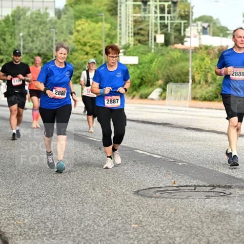06.09.2026 - CURREX Alsterlauf Dr. Thomas Lammeyer http://msf.ph/oto/10142608 06.09.2026 10:12:20 Laufen 8109, 2880, 2887, 2888 meine-sportfotos.de