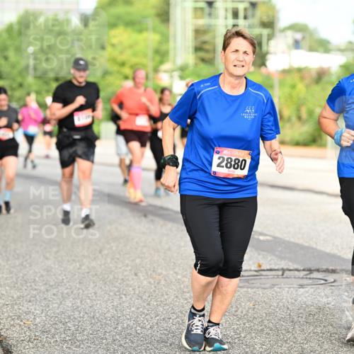 06.09.2026 - CURREX Alsterlauf Dr. Thomas Lammeyer http://msf.ph/oto/10142633 06.09.2026 10:12:22 Laufen 2880, 222, 2887 meine-sportfotos.de
