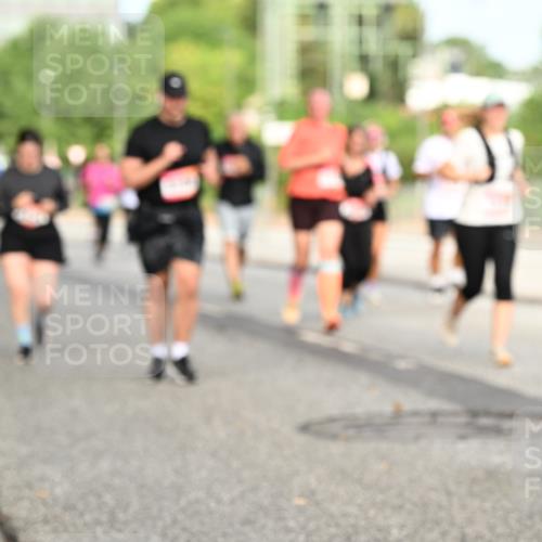 06.09.2026 - CURREX Alsterlauf Dr. Thomas Lammeyer http://msf.ph/oto/10142648 06.09.2026 10:12:23 Laufen  meine-sportfotos.de