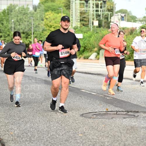 06.09.2026 - CURREX Alsterlauf Dr. Thomas Lammeyer http://msf.ph/oto/10142656 06.09.2026 10:12:24 Laufen 4557, 59, 5308, 5578, 8109, 212, 2454 meine-sportfotos.de
