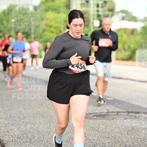 06.09.2026 - CURREX Alsterlauf Dr. Thomas Lammeyer http://msf.ph/oto/10142686 06.09.2026 10:12:27 Laufen 454 meine-sportfotos.de