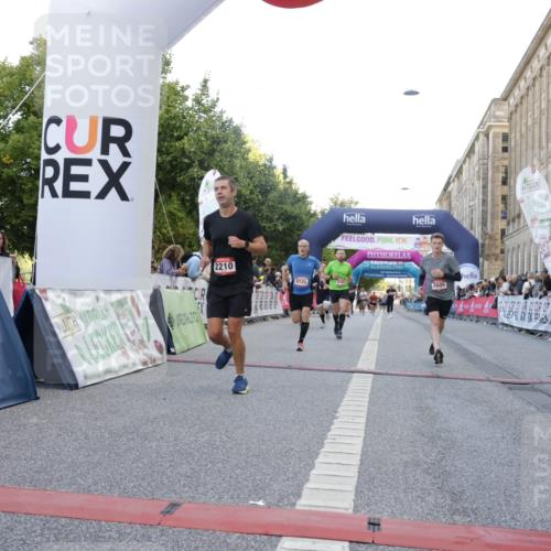 06.09.2026 - CURREX Alsterlauf Yannick Fuchs http://msf.ph/oto/10142864 06.09.2026 09:47:03 Ziel 2072, 2210, 2569, 2605, 4311, 4460, 5705, 5731, 6150, 8104, 8125 meine-sportfotos.de
