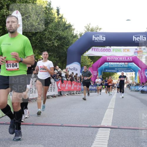 06.09.2026 - CURREX Alsterlauf Yannick Fuchs http://msf.ph/oto/10143064 06.09.2026 09:47:05 Ziel 2072, 2210, 2569, 2605, 4460, 5297, 5705, 6150, 8104, 8125 meine-sportfotos.de