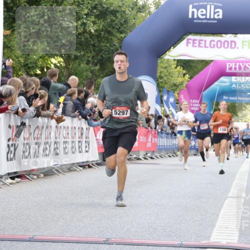 06.09.2026 - CURREX Alsterlauf Yannick Fuchs http://msf.ph/oto/10143227 06.09.2026 09:47:08 Ziel 2210, 2569, 2605, 4306, 5297, 5705, 5877, 6150, 8104, 8125 meine-sportfotos.de