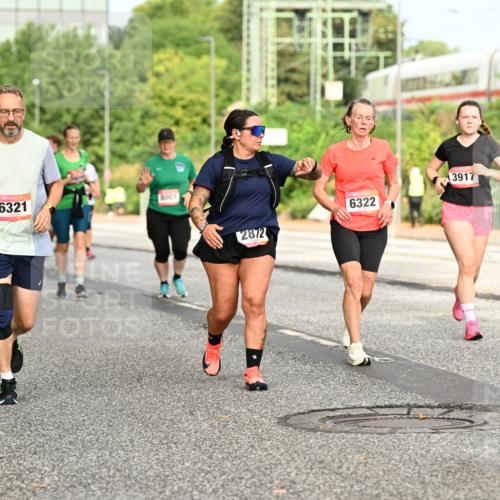06.09.2026 - CURREX Alsterlauf Dr. Thomas Lammeyer http://msf.ph/oto/10143516 06.09.2026 10:14:12 Laufen 6321, 8001, 2872, 6322, 3917, 3421 meine-sportfotos.de