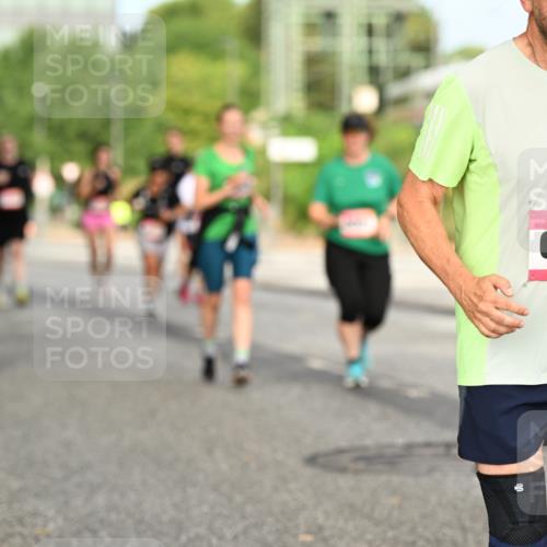 06.09.2026 - CURREX Alsterlauf Dr. Thomas Lammeyer http://msf.ph/oto/10143545 06.09.2026 10:14:15 Laufen 6321 meine-sportfotos.de
