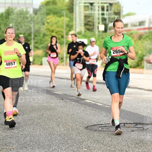 06.09.2026 - CURREX Alsterlauf Dr. Thomas Lammeyer http://msf.ph/oto/10143558 06.09.2026 10:14:17 Laufen 4857, 4134, 2650, 8001 meine-sportfotos.de