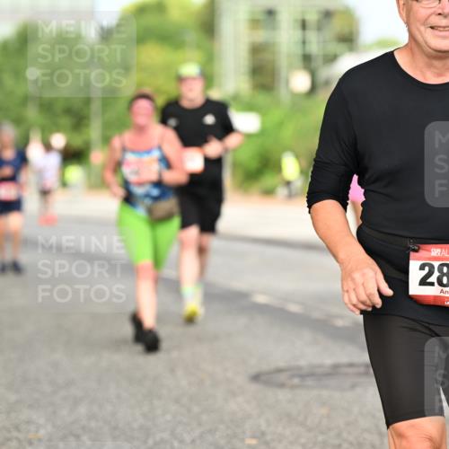 06.09.2026 - CURREX Alsterlauf Dr. Thomas Lammeyer http://msf.ph/oto/10143591 06.09.2026 10:14:21 Laufen 2804 meine-sportfotos.de