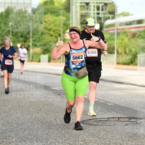 06.09.2026 - CURREX Alsterlauf Dr. Thomas Lammeyer http://msf.ph/oto/10143600 06.09.2026 10:14:22 Laufen 4540, 5662, 6305, 1297 meine-sportfotos.de