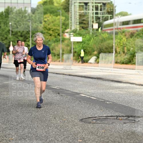 06.09.2026 - CURREX Alsterlauf Dr. Thomas Lammeyer http://msf.ph/oto/10143620 06.09.2026 10:14:24 Laufen 4102, 4560 meine-sportfotos.de