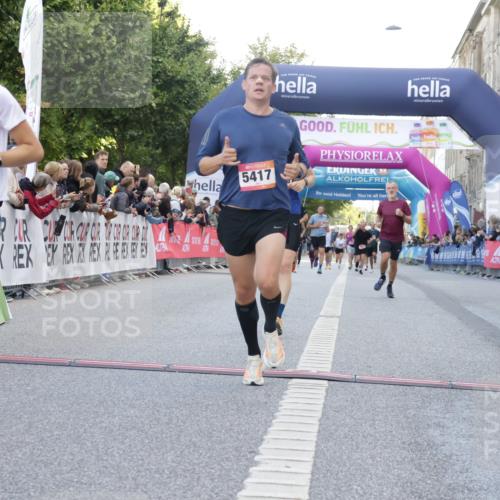 06.09.2026 - CURREX Alsterlauf Yannick Fuchs http://msf.ph/oto/10143711 06.09.2026 09:47:14 Ziel 2569, 4306, 4598, 5297, 5403, 5417, 5877, 6150, 6172 meine-sportfotos.de