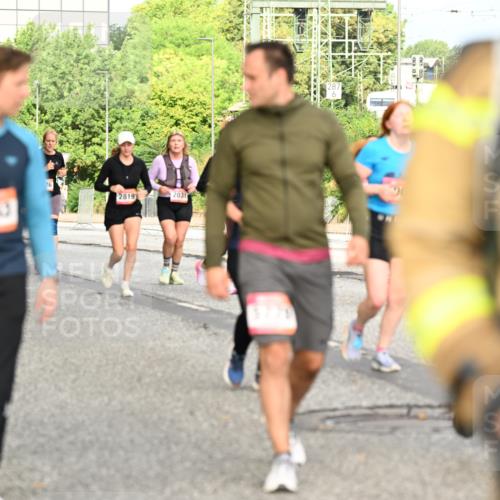 06.09.2026 - CURREX Alsterlauf Dr. Thomas Lammeyer http://msf.ph/oto/10143731 06.09.2026 10:14:41 Laufen 5753, 76, 2819, 2031 meine-sportfotos.de
